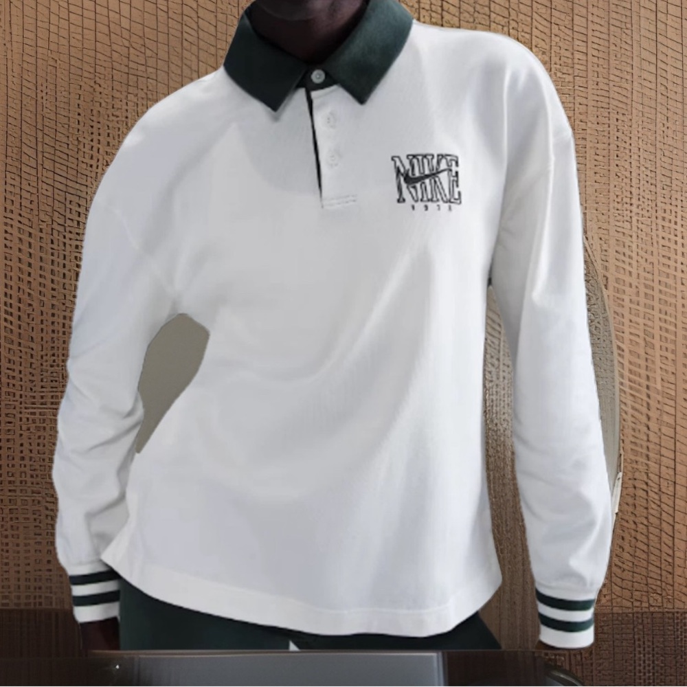 Nike Sportswear Women's Essential Oversized Long-Sleeve W/Embroidered Logo Polo
